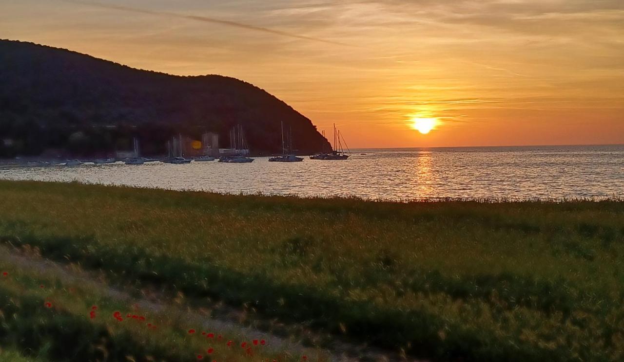 Appartamento A casa di Berna e Tere Venturina Terme Esterno foto
